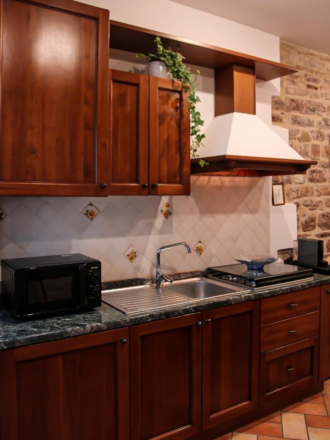 Casa Armanni - La Tua Casa Di Pietra Apartment Gubbio Bagian luar foto
