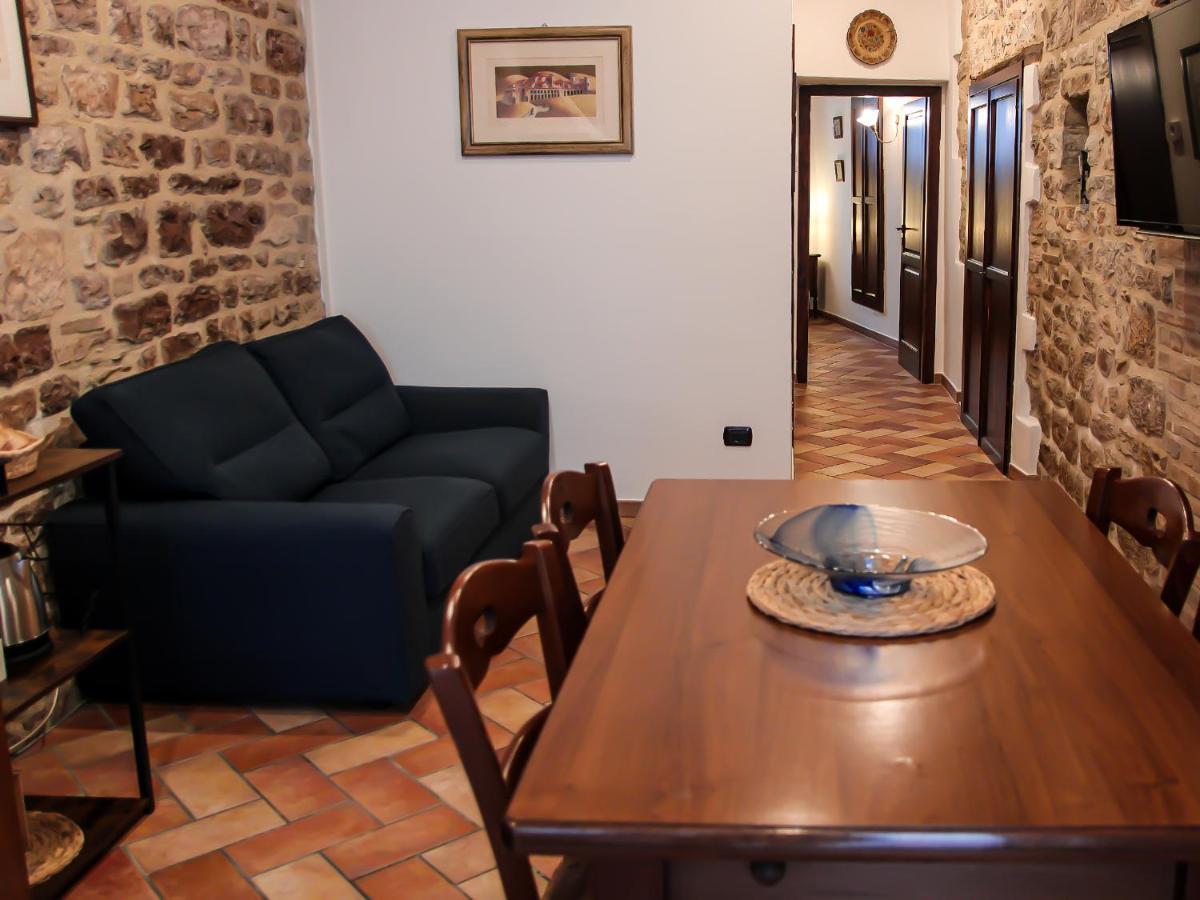 Casa Armanni - La Tua Casa Di Pietra Apartment Gubbio Bagian luar foto