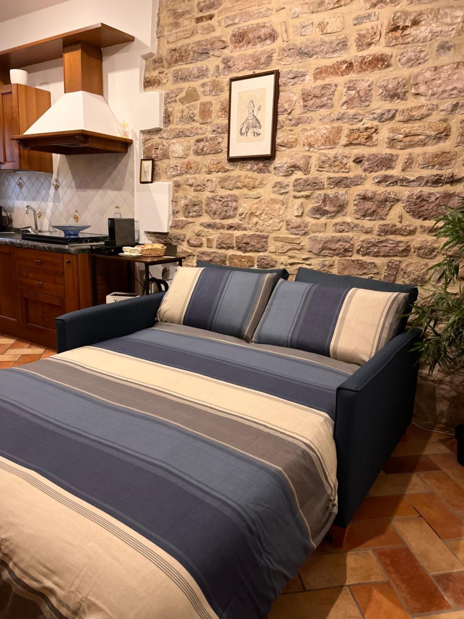 Casa Armanni - La Tua Casa Di Pietra Apartment Gubbio Bagian luar foto